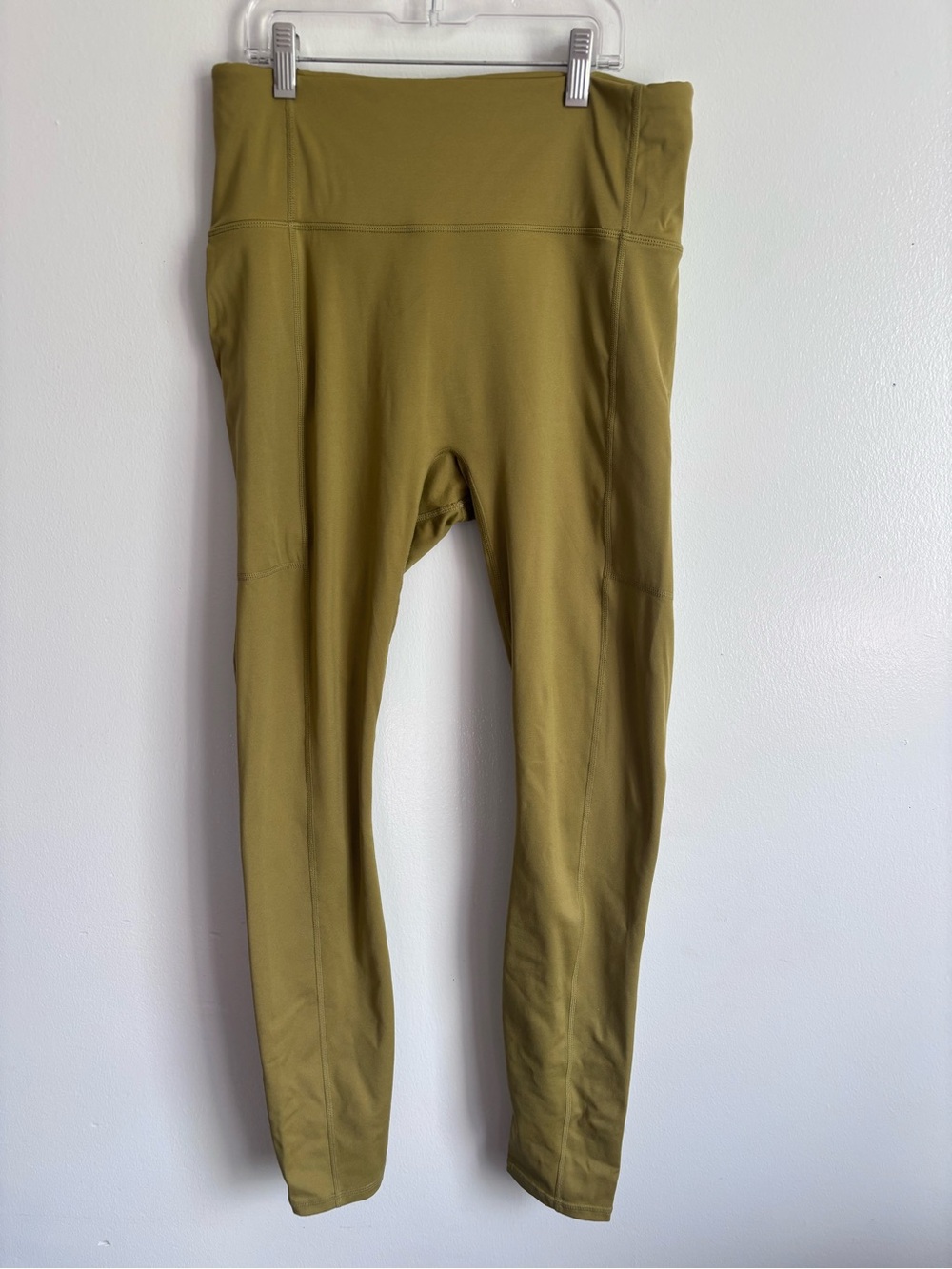 Fabletics Motion 365 Leggings olive green size Large
